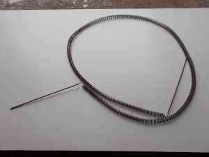 Grzałka  pieca hartowniczego  / Spirala grzejna śred.zew. fi 23 mm  drut fi 3,2 mm długość części grzejnej 3000mm