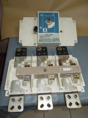 Rozłącznik / Wyłącznik SIRCO 1250A SOCOMEC 50/60 Hz AC 22A Ue 415 V